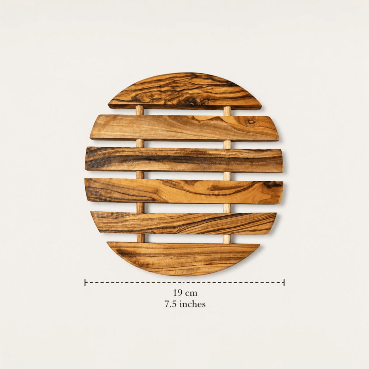 OLIVIKO olive wood round trivet 7.5 inch in use – supporting hot pot on kitchen counter, heat-resistant