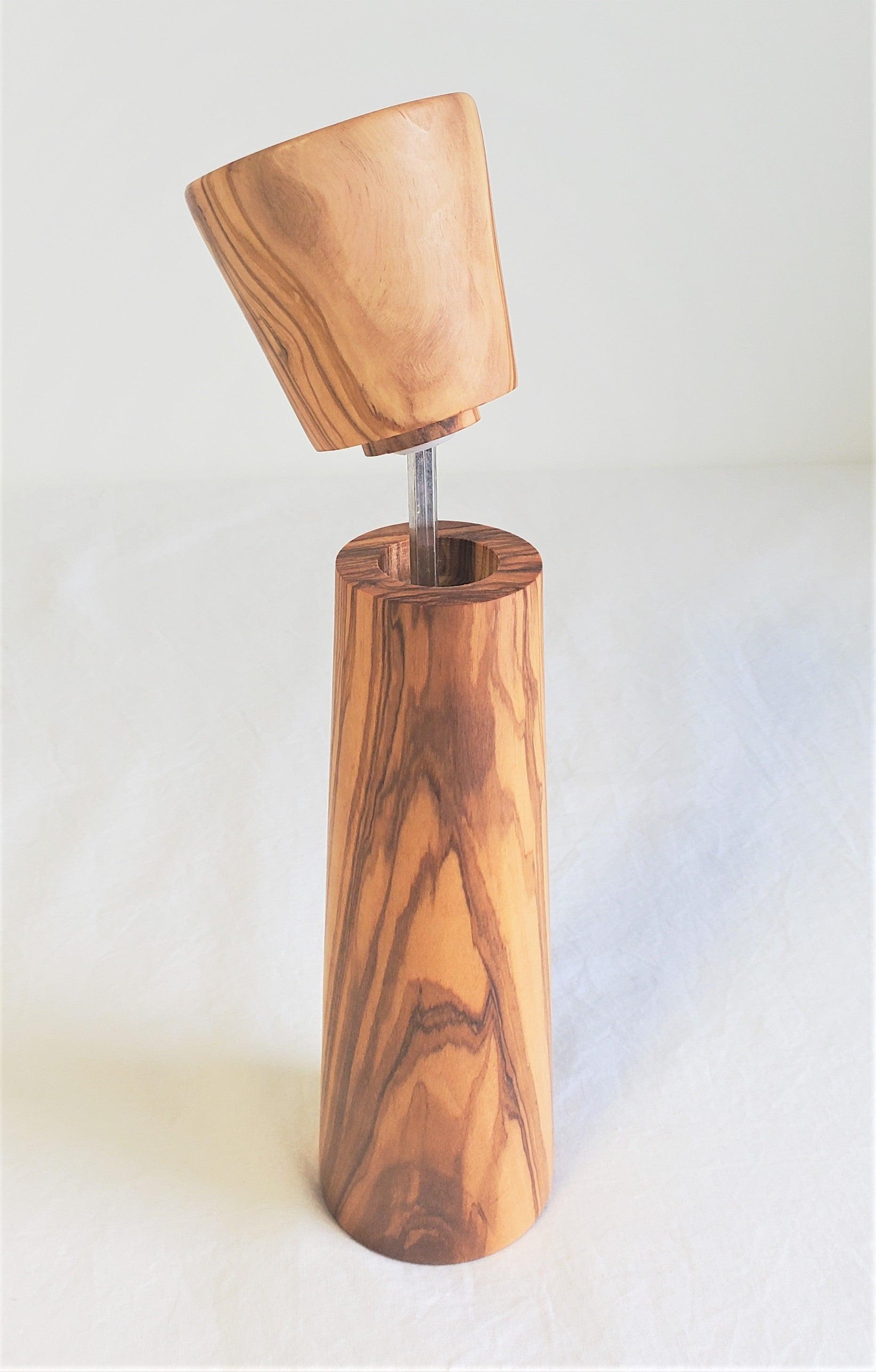 Pepper mill olive wood for an elegant touch on your table